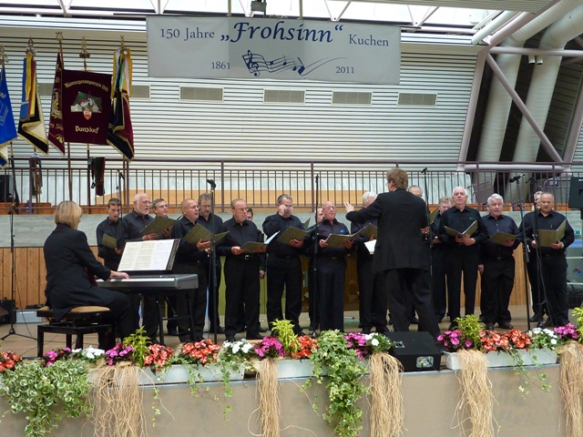 Männerchor beim Sängerfest 2011